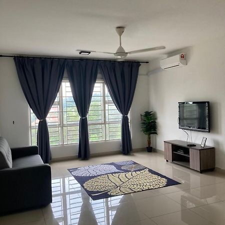 Absyar Homestay Selasih Путраджая Экстерьер фото