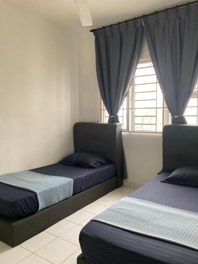 Absyar Homestay Selasih Путраджая Экстерьер фото